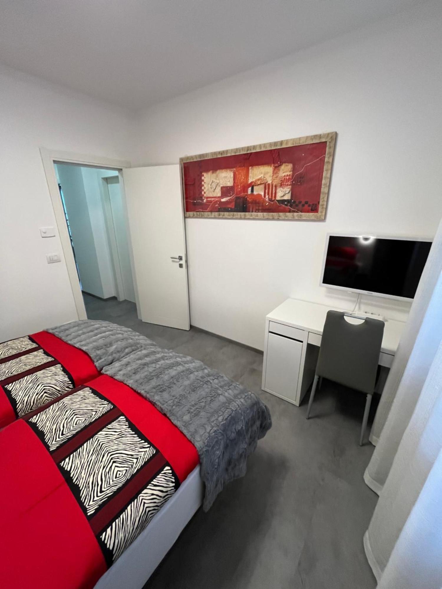 B&B Alessandro Private Room & Bathroom In Shared Apartment Arco Exterior photo